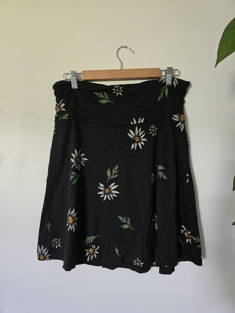 Toad&Co Womens Black Floral A-Line Short Knit Pull On Skirt Sz. M organic cotton